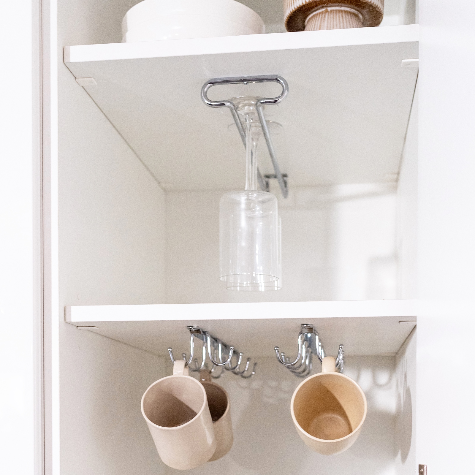 Laadukas viinilasiteline, terästä, pinta: kromattu, 340 mm (13-25/64"), 8938011. Käytännöllinen lasiripustin viinilaseille, samppanjalaseille, cocktaillaseille, konjakkilaseille, pikareille ja paljon muuta, EMUCA:lta - Image 7